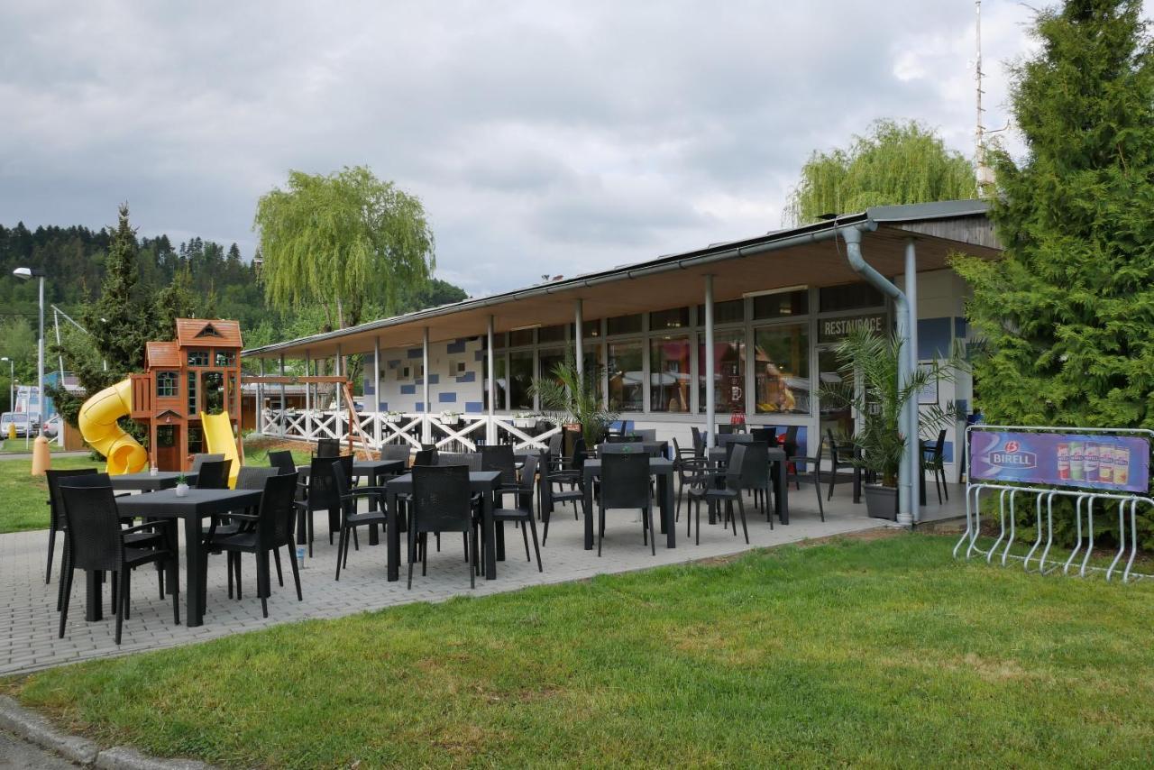Camping Roznov Rožnov pod Radhoštěm Екстериор снимка