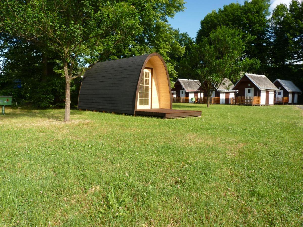 Camping Roznov Rožnov pod Radhoštěm Екстериор снимка