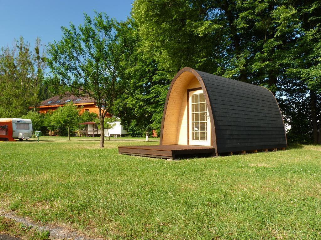 Camping Roznov Rožnov pod Radhoštěm Екстериор снимка